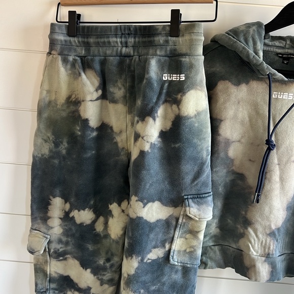 Guess 2Pc Athletic - Picture 6 of 12